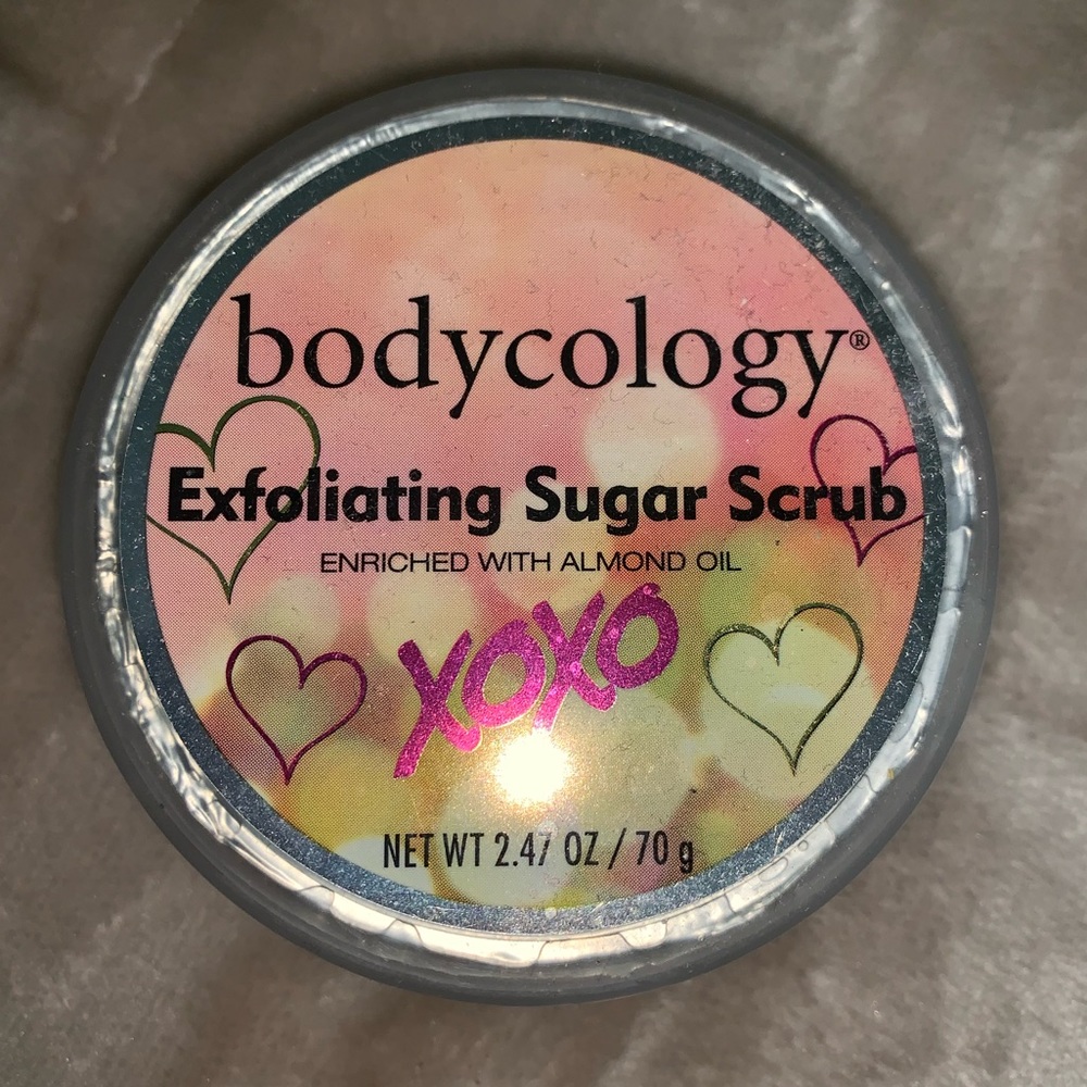 Exfoliating bath scrub